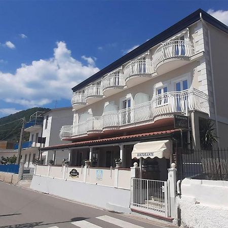 Hotel Da Alfredo 카스텔라바테 외부 사진